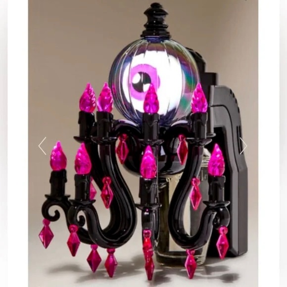 EYEBALL Chandelier Wallflowers Nightlight Plug - Picture 2 of 8
